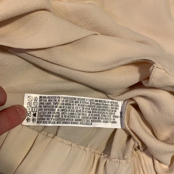 🆕 NWT Forever 21 Cropped Blouse in Cream Size Small - Picture 6 of 7